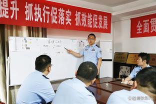 替补登场，戈麦斯本场6次抢断全场最多，5次解围队内最多